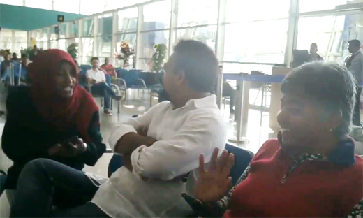 Vikram Hegde heckled at airport