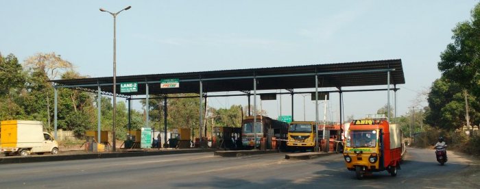 toll-plaza.