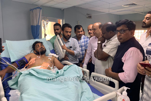 Kumaraswamy visits firing victims in Mangalore