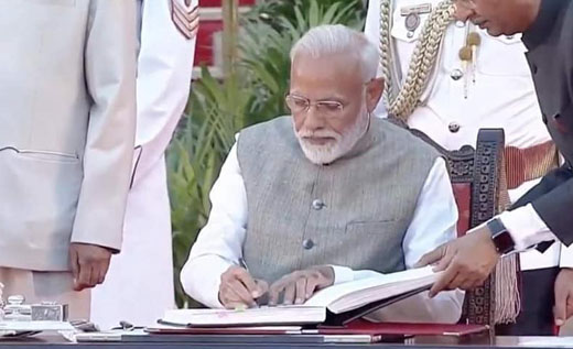 modi-sworn-in-...