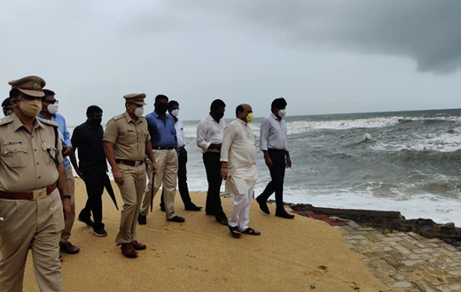 Basavaraj Bommai visits sea erosion areas