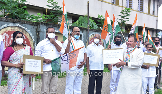 Cong-protest23
