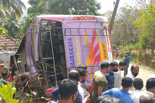 Panathur-Bus