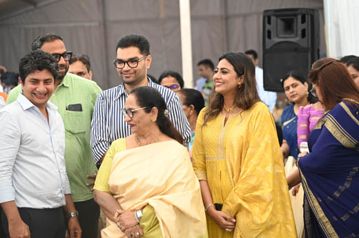 In-land-pooja-crowd
