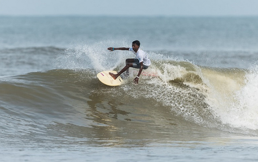 Thannirbhavi Beach surfing