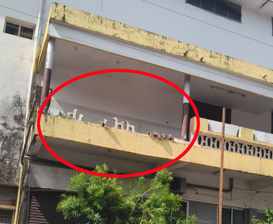 parapet wall collapse kills student in Mangaluru