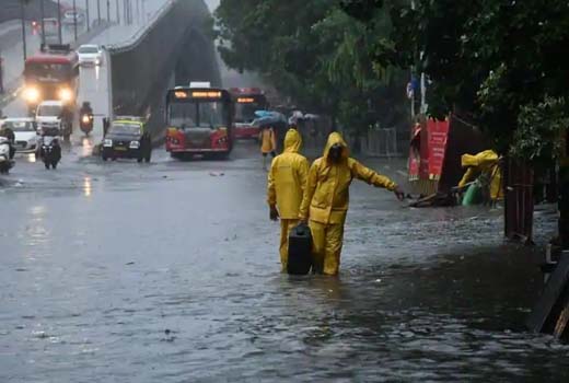 Red alert issued for Mumbai, nearby areas battered by heavy rain