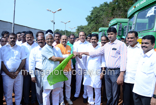 Vinay Kumar Sorake inaugurated the innovative solid waste collection 1
