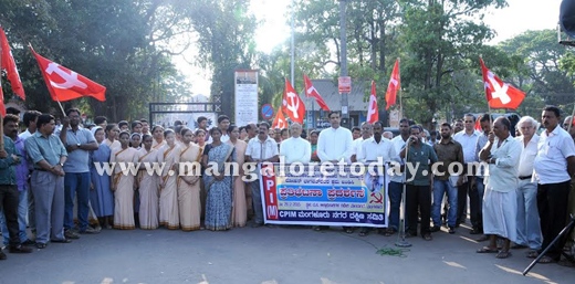 Cpi M Christian Leaders Join Hands To Protest Against Rss Chiefa