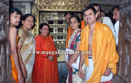   Union Minister for Water Resources Uma Bharathi is in Udupi for the Paryaya festivities of her Guru Sri Vishwesha Theertha Swamiji of Pejawar Mutt. 