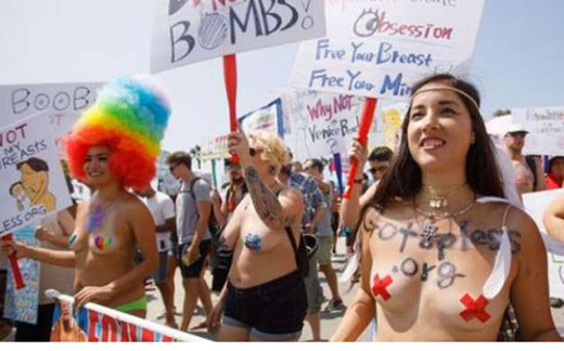 topless_US.