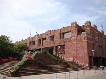 JNU.