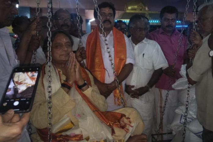 Shashi-Tharoor...