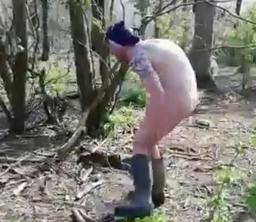 man-naked-danc...