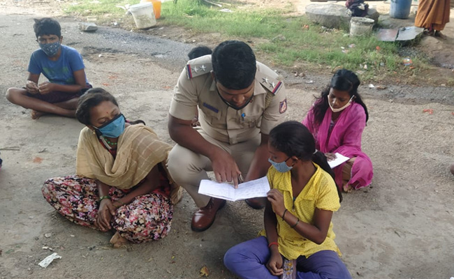 Karnataka-cop