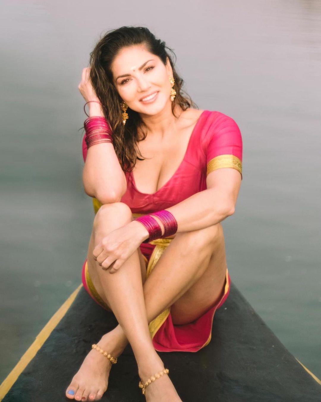 1080px x 1350px - Mangalore Today | Latest titbits of mangalore, udupi - Page Sunny-Leone -spills-sass-in-Kerala-wearing-pink-saree-see-her-sexy-photos