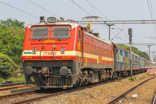 Stone pelting at trains in Kasargod