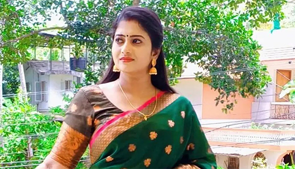 Mangalore Today | Latest headlines of mangalore, udupi - Page Malayalam- Actor-Renjusha-Menon-35-dies-by-suicide-in-her-Trivandrum-apartment