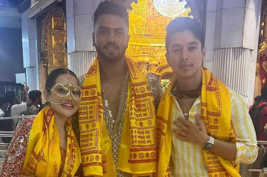 Urfi Javed at Siddhivinayak Temple