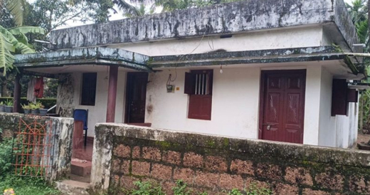 Woman kills month-old daughter