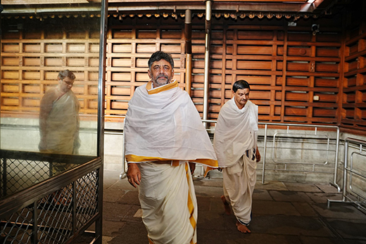 DK Shivakumar Offers Prayers at Dharmashala Temple