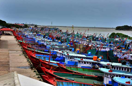 Mangaluru Fishermen Gear Up for Post Monsoon Return