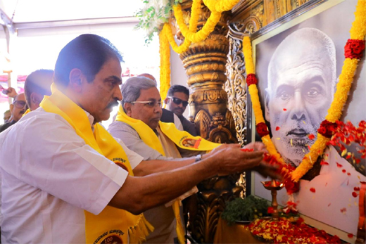 Guru-Gandhi diolouge