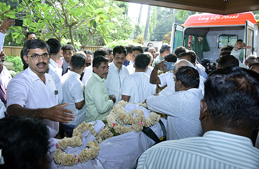 floral tribute to Vinaya Hegde