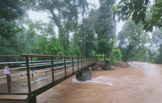Footbridges made of old truck chassis