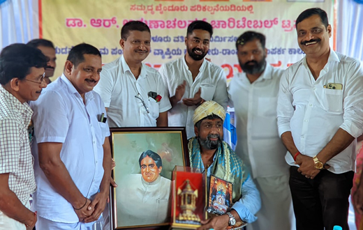 Footbridges made of old truck chassis