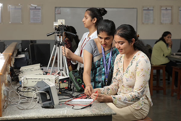 Sahyadri-College