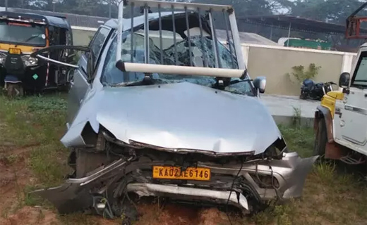 Car crashes into BC Road circle