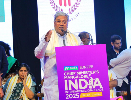 CM Siddaramaiah-Badminton