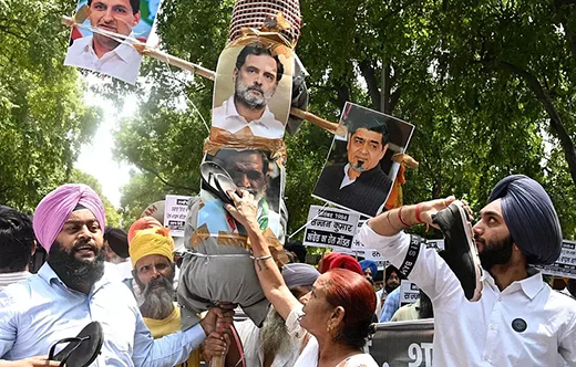 Sikh Protest Outside Rahul Gandhi house