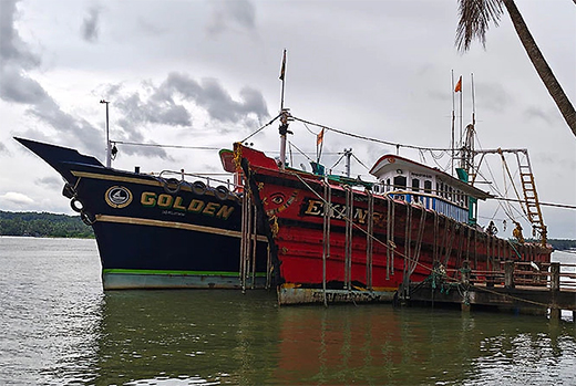 Keralam Seizes Two Malpe Fishing Boats