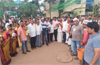 Mangaluru: Muslims welcome Hindu Temple procession, celebrate communal harmony