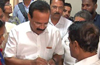 KMC Hospital refuses to give Sadananda Gowdas brother’s body, asks for new notes
