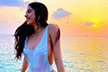 Janhvi Kapoor sets the Internet on fire with her stunning monokini pictures