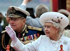 Queen Elizabeths 1000-ship flotilla lights up the Thames