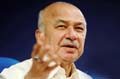 Shinde calls Kejriwal a a mad Chief Minister