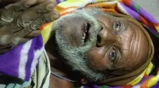 Uttar Pradesh : 65-Year-old Dalit man beaten up, forced to drink urine