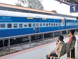 Indian Railways registers over 1500 cases of stone pelting on trains in 2022, arrests 488 people