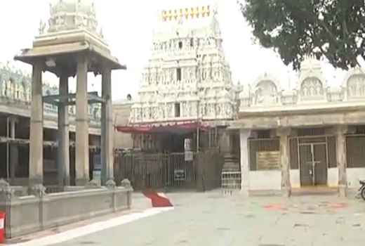 Tirupatis Govindaraja Swamy Temple shut  for devotees after employee tests positive for COVID