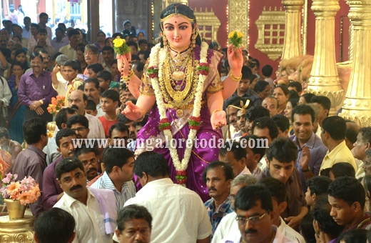 Mangalore Dasara 2013 begins