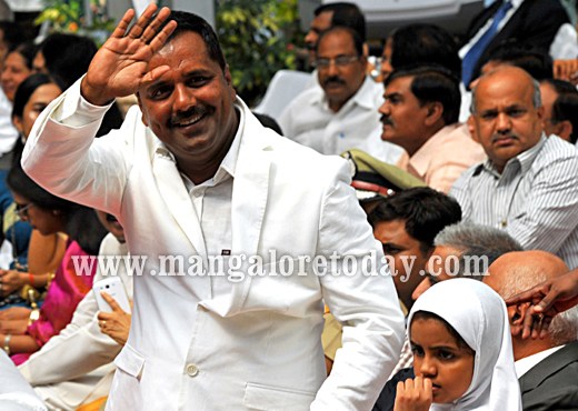 Ministers form Coastal Districts