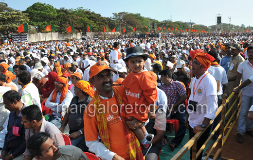 Narendra Modi at Bharatha Gellisi rally in Mangalore