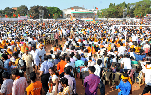 Narendra Modi at Bharatha Gellisi rally in Mangalore