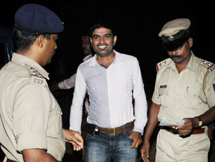 Naveen Soorinje 17nov12 dis