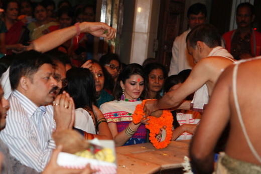 Sunny Leone at Temple2