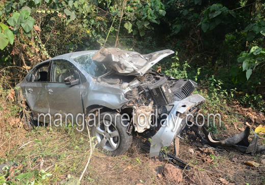 Mangalore Today | Latest main news of mangalore, udupi - Page  Speeding-car-overturns-rolls-off-road-at-Padavinangady-driver-unhurt